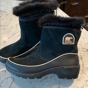 Sorel black boots